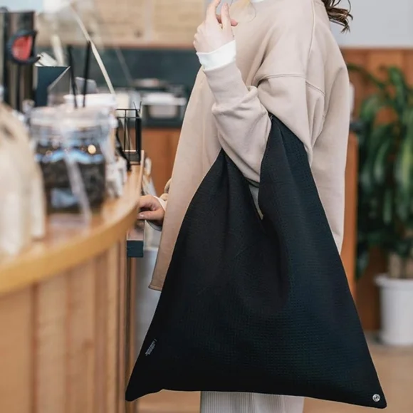 Edita Black Everyday Tote Bag for Women - Picture 5 of 6